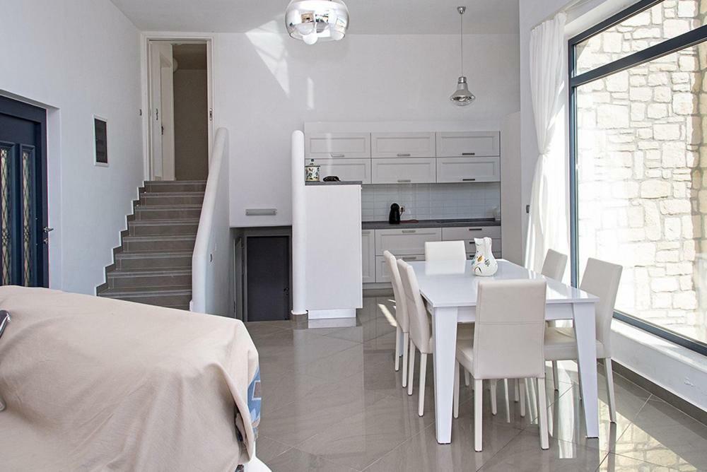 Evilia Luxury Villa Amoopi Exterior foto